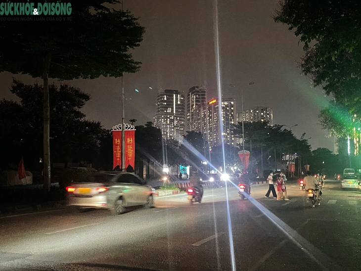 Tuyến phố không đèn đường giữa lòng Thủ đô- Ảnh 6.