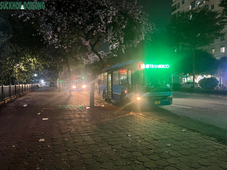 Tuyến phố không đèn đường giữa lòng Thủ đô- Ảnh 7.