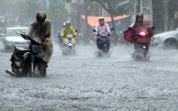 Miền Bắc oi nóng trước khi đón mưa dông vào chiều tối nay