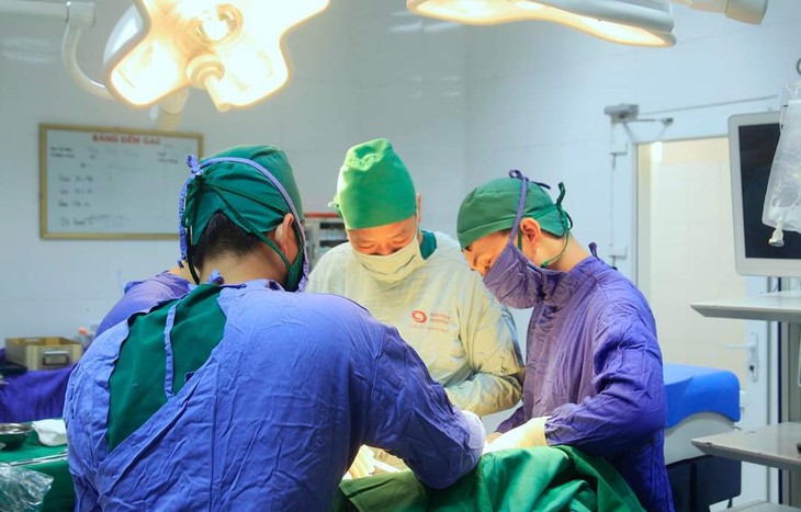 Phẫu thuật, điều trị '2 trong 1' cho bệnh nhân mắc 2 ung thư cùng lúc- Ảnh 1.