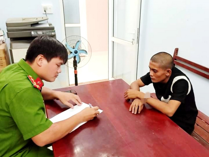 Đối tượng Lê Văn Tiến tại Công an TP Phan Rang - Tháp Chàm. Ảnh: CA Ninh Thuận.