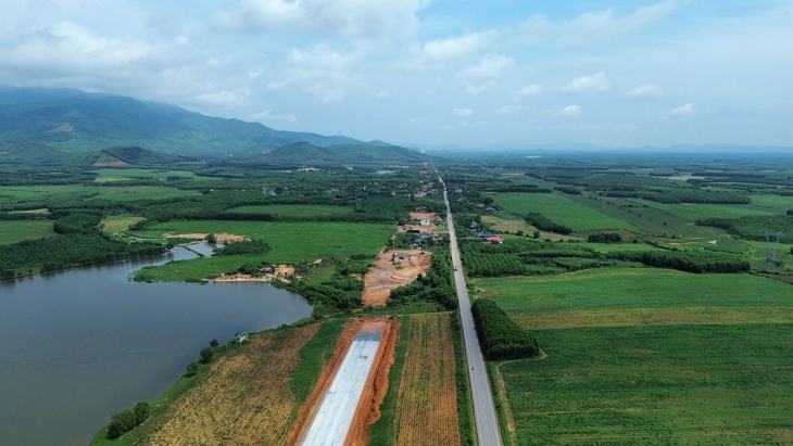 Chậm bàn giao mặt bằng cao tốc đến 4 lần, Quảng Bình nỗ lực 'gỡ vướng'- Ảnh 1.