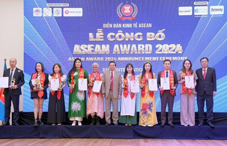 Vinalink Group được vinh danh Top 10 thương hiệu nổi tiếng ASEAN năm 2024- Ảnh 1.