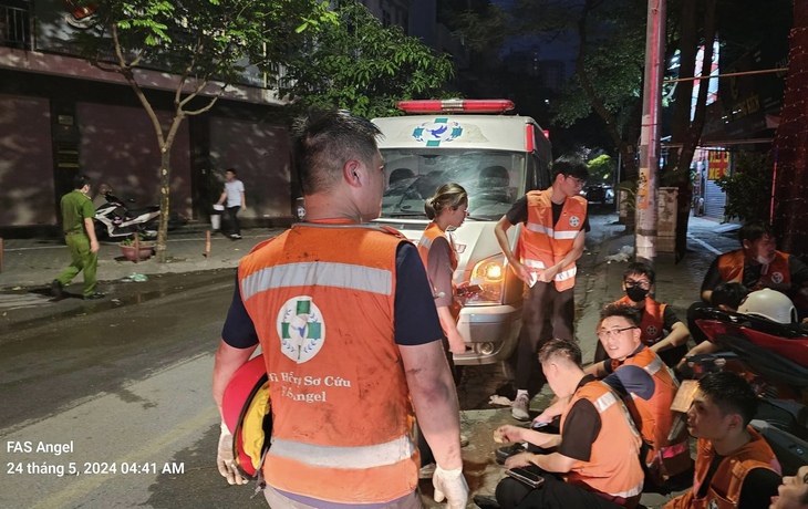 Đội trưởng đội cứu hộ kể lại giây phút kinh hoàng trong vụ cháy nhà trọ Trung Kính- Ảnh 2.