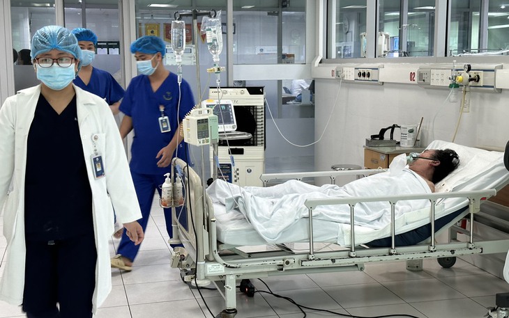 Bộ Y tế: Huy động thầy thuốc giỏi, bảo đảm đủ thuốc, phương tiện cấp cứu nạn nhân vụ cháy nhà trọ ở Trung Kính