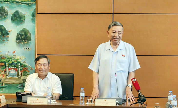 Chủ tịch nước Tô Lâm phân tích việc bổ sung dao vào nhóm vũ khí thô sơ- Ảnh 2.