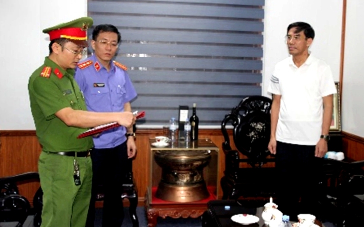 Khởi tố, bắt tạm giam Chủ tịch Thị xã Cửa lò