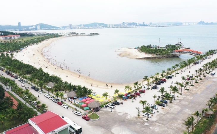 Du khách tố bị thu phí bãi biển, Tập đoàn Tuần Châu nói gì?- Ảnh 1.