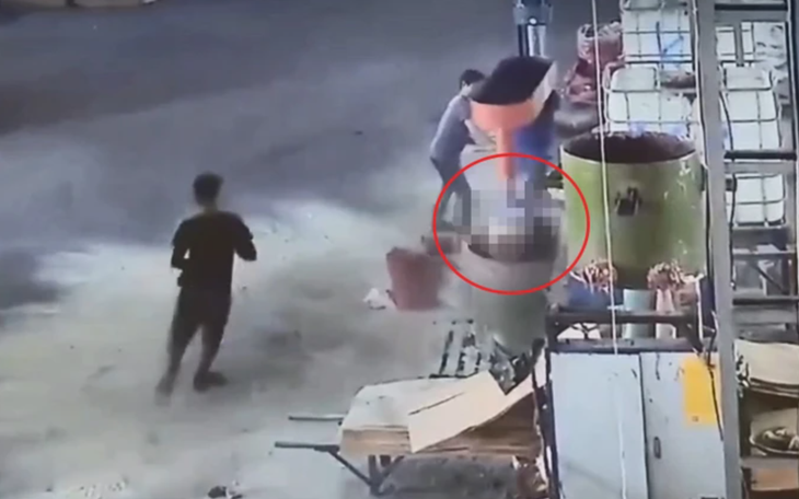 Nam công nhân bị cuốn vào máy xoay gây thương tích nặng ở Bình Phước