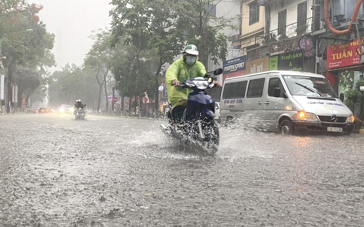 Ngày mai miền Bắc lại bước vào đợt mưa dông dài ngày