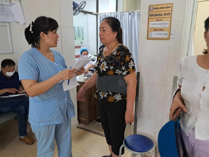 Một buổi ở khoa ngoại Bệnh viện Bưu điện- Ảnh 3. Một buổi ở khoa ngoại Bệnh viện Bưu điện- Ảnh 3.