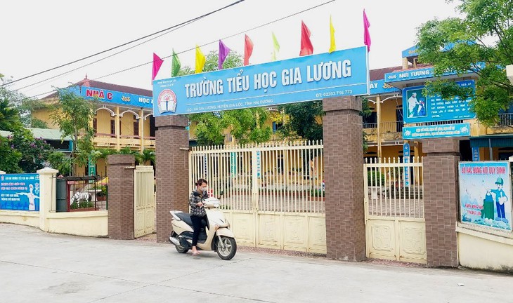 Vụ 'học sinh lớp 1 không được ăn liên hoan' ở Hải Dương: Sở GD&ĐT và phụ huynh nói gì?- Ảnh 1.
