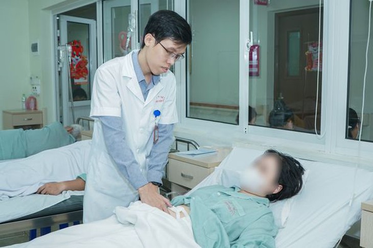 Phẫu thuật viêm ruột thừa cho cô gái bị đảo ngược phủ tạng hiếm gặp- Ảnh 2.