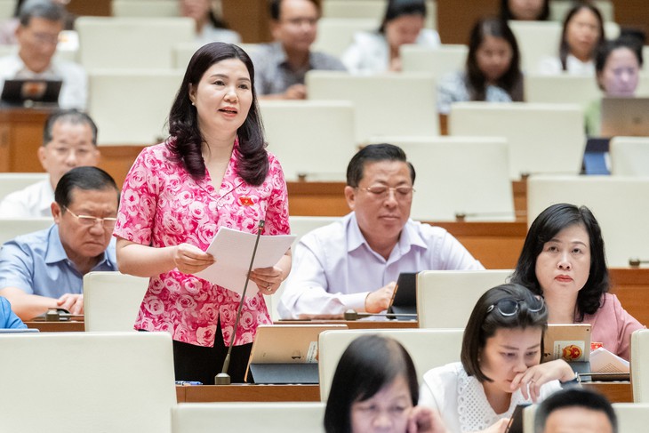 Có nơi sĩ số đến 60 học sinh/lớp, ĐBQH băn khoăn việc triển khai mô hình cơ sở giáo dục chất lượng cao- Ảnh 2. Có nơi sĩ số đến 60 học sinh/lớp, ĐBQH băn khoăn việc triển khai mô hình cơ sở giáo dục chất lượng cao- Ảnh 2.