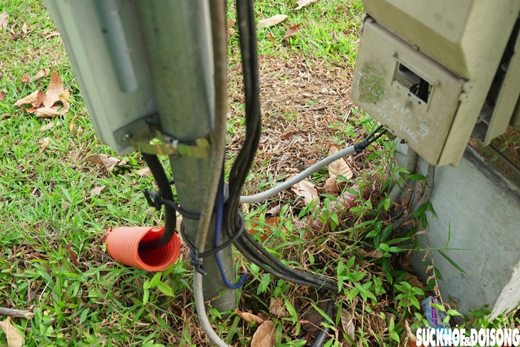 Ẩn họa khôn lường từ những tủ điện xuống cấp nơi công cộng- Ảnh 6.