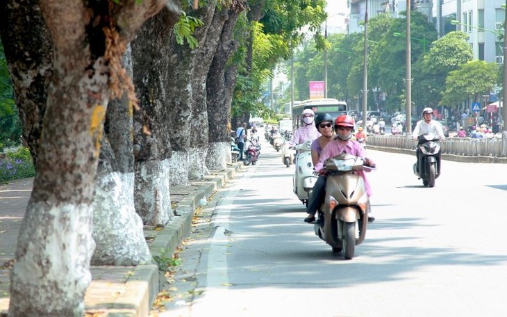 Miền Bắc mưa dông chiều tối và đêm, miền Nam chuẩn bị kết thúc nắng nóng