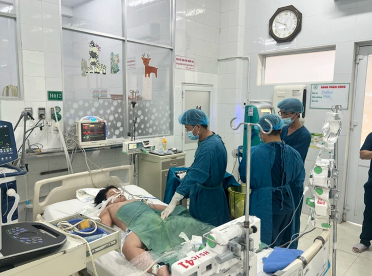 Công an vào cuộc điều tra vụ gần 500 người ngộ độc sau khi ăn bánh mì tại Đồng Nai- Ảnh 1. Công an vào cuộc điều tra vụ gần 500 người ngộ độc sau khi ăn bánh mì tại Đồng Nai- Ảnh 1.