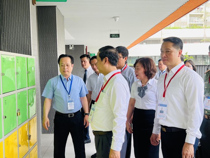 Thi tốt nghiệp THPT 2024: Dự phòng tình huống xảy ra do thiên tai, dịch bệnh- Ảnh 1. Thi tốt nghiệp THPT 2024: Dự phòng tình huống xảy ra do thiên tai, dịch bệnh- Ảnh 1.