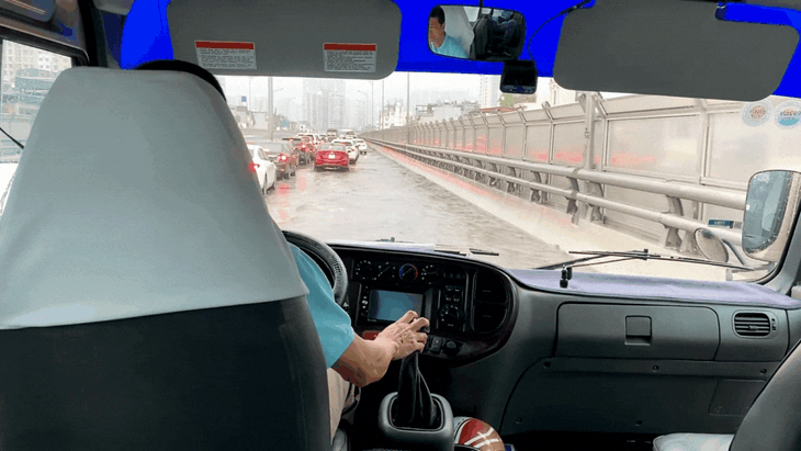 Video đường vành đai 2 trị giá nghìn tỷ bỗng thành sông chỉ sau 1 trận mưa- Ảnh 2. Video đường vành đai 2 trị giá nghìn tỷ bỗng thành sông chỉ sau 1 trận mưa- Ảnh 2.