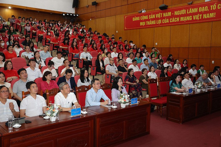 Bộ trưởng Đào Hồng Lan: Y tế cơ sở là 'lá chắn' tuyến đầu tận tâm phụng sự nhân dân- Ảnh 1.