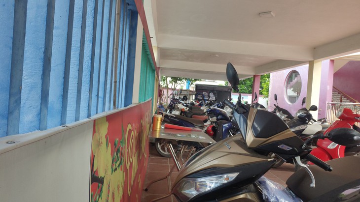 Vụ bé 5 tuổi tử vong trong ô tô ở Thái Bình: Giáo viên thấy thiếu học sinh nhưng không báo gia đình- Ảnh 3. Vụ bé 5 tuổi tử vong trong ô tô ở Thái Bình: Giáo viên thấy thiếu học sinh nhưng không báo gia đình- Ảnh 3.