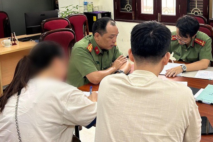 Phạt 15 triệu đồng 2 phụ nữ đưa tin thất thiệt về vụ cháy ở Trung Kính- Ảnh 1.