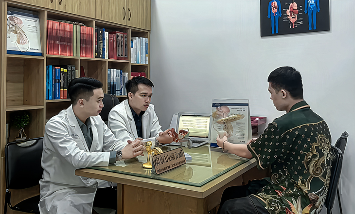 Đạo diễn Phạm Vĩnh Khương: Thử nghiệm làm phim chuyên ngành y khoa bằng AI- Ảnh 1.