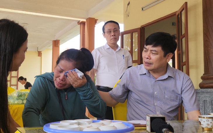 Vụ trẻ 5 tuổi tử vong trong ô tô: Khởi tố thêm tài xế cùng hai giáo viên