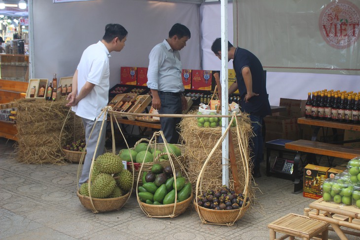 Hơn 100 đặc sản ba miền 'hội tụ' bên bờ biển Nha Trang- Ảnh 10.