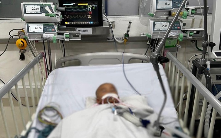 Bé 10 tháng tuổi được phát hiện bị bệnh amip "ăn não" sau 3 ngày sốt cao