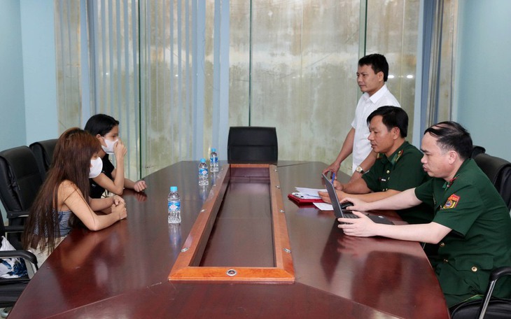 Giải cứu hai cô gái bị lừa bán ra nước ngoài