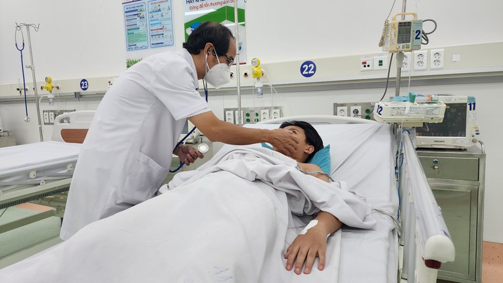 Số bệnh nhân nghi ngộ độc sau ăn bánh mì ở Đồng Nai đã lên 555, đoàn bác sĩ BV Nhi đồng 1 TPHCM hỗ trợ khẩn- Ảnh 1. Số bệnh nhân nghi ngộ độc sau ăn bánh mì ở Đồng Nai đã lên 555, đoàn bác sĩ BV Nhi đồng 1 TPHCM hỗ trợ khẩn- Ảnh 1.