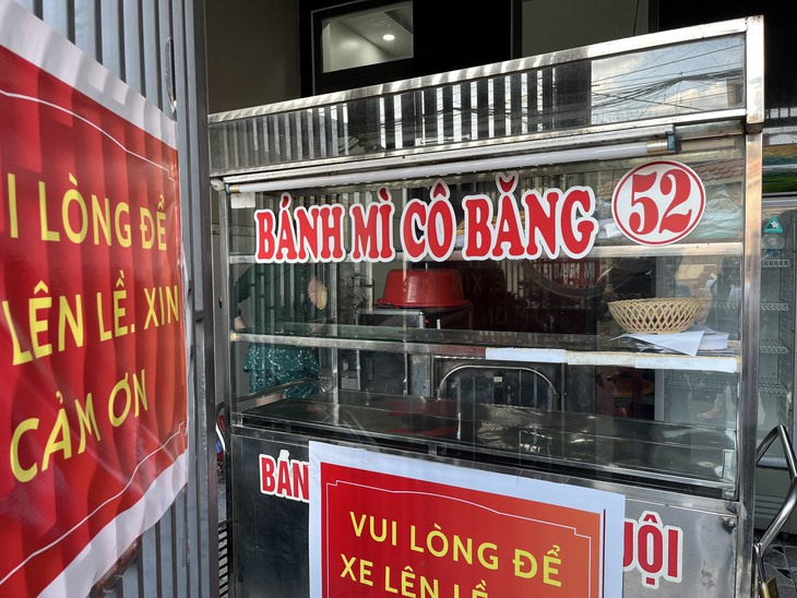Số bệnh nhân nghi ngộ độc sau ăn bánh mì ở Đồng Nai đã lên 555, đoàn bác sĩ BV Nhi đồng 1 TPHCM hỗ trợ khẩn- Ảnh 2. Số bệnh nhân nghi ngộ độc sau ăn bánh mì ở Đồng Nai đã lên 555, đoàn bác sĩ BV Nhi đồng 1 TPHCM hỗ trợ khẩn- Ảnh 2.