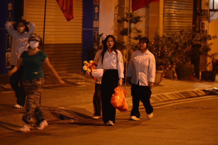 Người dân đến sân vận động Điện Biên từ rạng sáng xem tổng duyệt diễu binh, diễu hành- Ảnh 8. Người dân đến sân vận động Điện Biên từ rạng sáng xem tổng duyệt diễu binh, diễu hành- Ảnh 8.