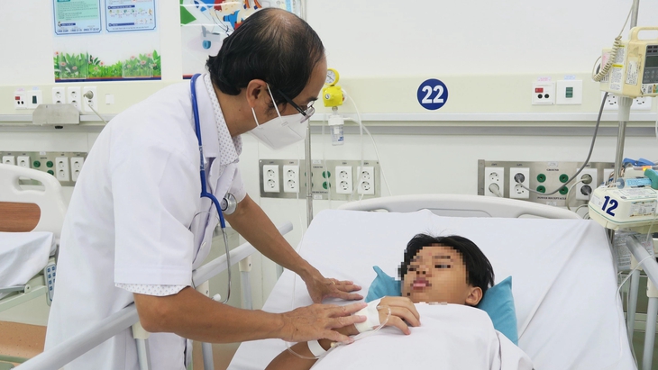 Vụ hơn 500 người ngộ độc bánh mì ở Đồng Nai: Chuyển bé 5 tuổi nguy kịch lên Bệnh viện Nhi đồng 1- Ảnh 1. Vụ hơn 500 người ngộ độc bánh mì ở Đồng Nai: Chuyển bé 5 tuổi nguy kịch lên Bệnh viện Nhi đồng 1- Ảnh 1.