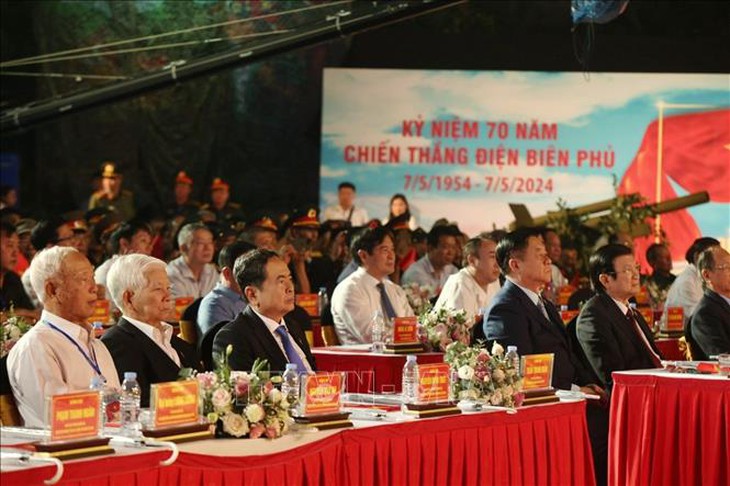 Cầu truyền hình đặc biệt kỷ niệm 70 năm Chiến thắng Điện Biên Phủ- Ảnh 11. Cầu truyền hình đặc biệt kỷ niệm 70 năm Chiến thắng Điện Biên Phủ- Ảnh 11.