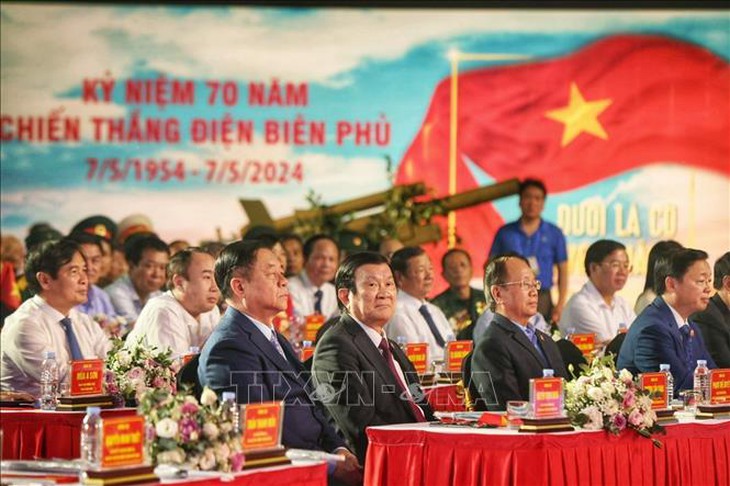 Cầu truyền hình đặc biệt kỷ niệm 70 năm Chiến thắng Điện Biên Phủ- Ảnh 12. Cầu truyền hình đặc biệt kỷ niệm 70 năm Chiến thắng Điện Biên Phủ- Ảnh 12.