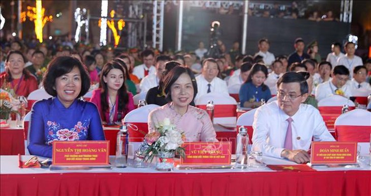 Cầu truyền hình đặc biệt kỷ niệm 70 năm Chiến thắng Điện Biên Phủ- Ảnh 6. Cầu truyền hình đặc biệt kỷ niệm 70 năm Chiến thắng Điện Biên Phủ- Ảnh 6.