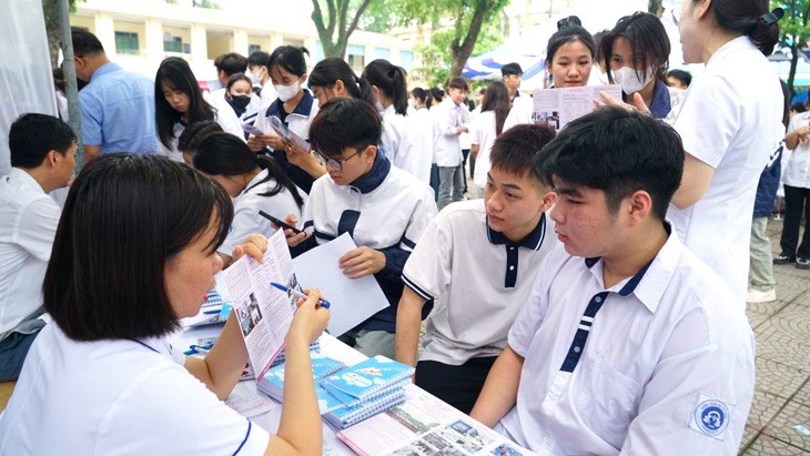 Cấm trường đại học yêu cầu thí sinh xác nhận nhập học sớm, thu phí ‘giữ chỗ’- Ảnh 1.