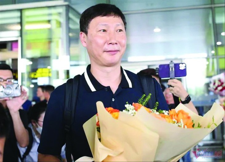 Hôm nay ra mắt tân HLV trưởng đội tuyển Việt Nam Kim Sang Sik- Ảnh 1. Hôm nay ra mắt tân HLV trưởng đội tuyển Việt Nam Kim Sang Sik- Ảnh 1.