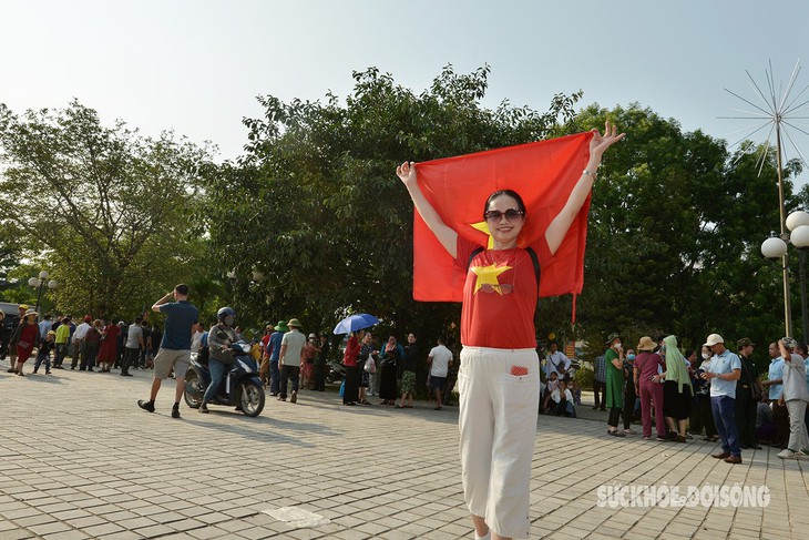 'Vượt nắng, thắng mưa' dòng người hướng về các điểm lịch sử Điện Biên Phủ- Ảnh 9. 'Vượt nắng, thắng mưa' dòng người hướng về các điểm lịch sử Điện Biên Phủ- Ảnh 9.