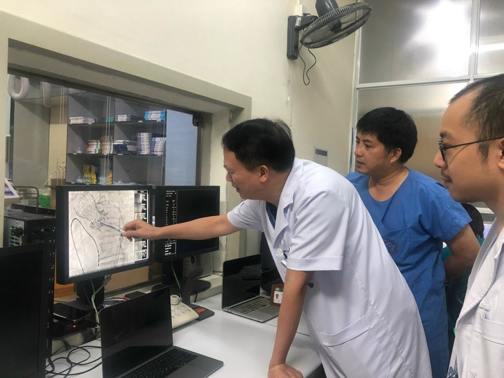 Sáng kiến cải tiến cứu người bệnh trong gang tấc của thầy thuốc tim mạch Việt Nam được quốc tế đánh giá cao- Ảnh 1. Sáng kiến cải tiến cứu người bệnh trong gang tấc của thầy thuốc tim mạch Việt Nam được quốc tế đánh giá cao- Ảnh 1.