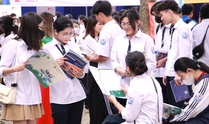 Học bạ 5 điểm/môn có thể trúng tuyển vào trường đại học nào?- Ảnh 1. Học bạ 5 điểm/môn có thể trúng tuyển vào trường đại học nào?- Ảnh 1.