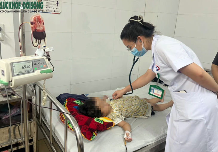 Khoa Tiêu hóa – Huyết học lâm sàng, Bệnh viện Sản Nhi Nghệ An đang là nơi điều trị cho 98 bệnh nhi mắc Thalassemia (tan máu bẩm sinh). Ảnh: Hoàng Yến.