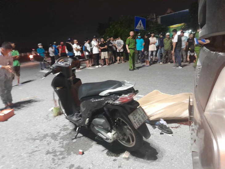 Một phụ nữ tử vong sau va chạm với xe đầu kéo- Ảnh 1. Một phụ nữ tử vong sau va chạm với xe đầu kéo- Ảnh 1.