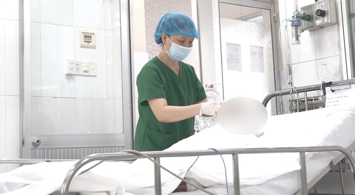 4 công nhân bị phỏng điện nặng khi sửa đường dây cáp ngầm, 1 người tiên lượng khó khăn- Ảnh 1. 4 công nhân bị phỏng điện nặng khi sửa đường dây cáp ngầm, 1 người tiên lượng khó khăn- Ảnh 1.