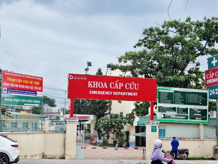 Đóng cửa căng tin ký túc xá ĐHQG TPHCM vì liên quan đến 19 sinh viên nghi ngộ độc sau ăn - Ảnh 1. Đóng cửa căng tin ký túc xá ĐHQG TPHCM vì liên quan đến 19 sinh viên nghi ngộ độc sau ăn - Ảnh 1.
