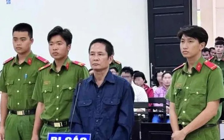Tử hình người chồng đầu độc vợ và 3 con