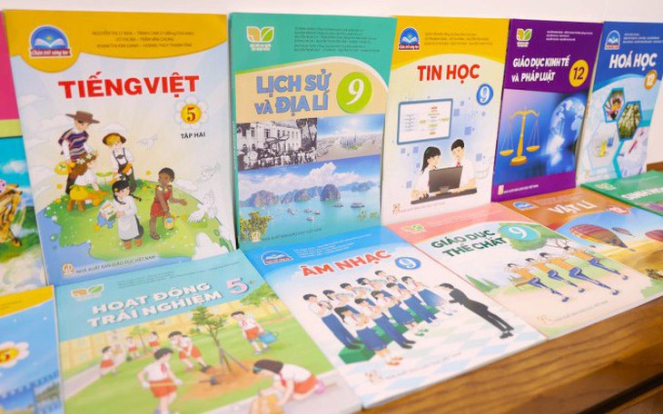 Giá sách giáo khoa năm học mới giảm giá hơn 11%