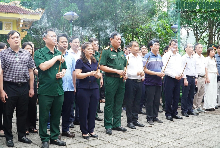 Hội Cựu chiến binh Bộ Y tế thăm lại chiến trường xưa và tri ân các anh hùng liệt sỹ tại Cao Bằng- Ảnh 1. Hội Cựu chiến binh Bộ Y tế thăm lại chiến trường xưa và tri ân các anh hùng liệt sỹ tại Cao Bằng- Ảnh 1.